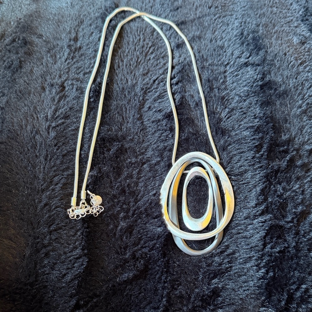 Elegant Silver Women's Necklace with Large Oval Pendant